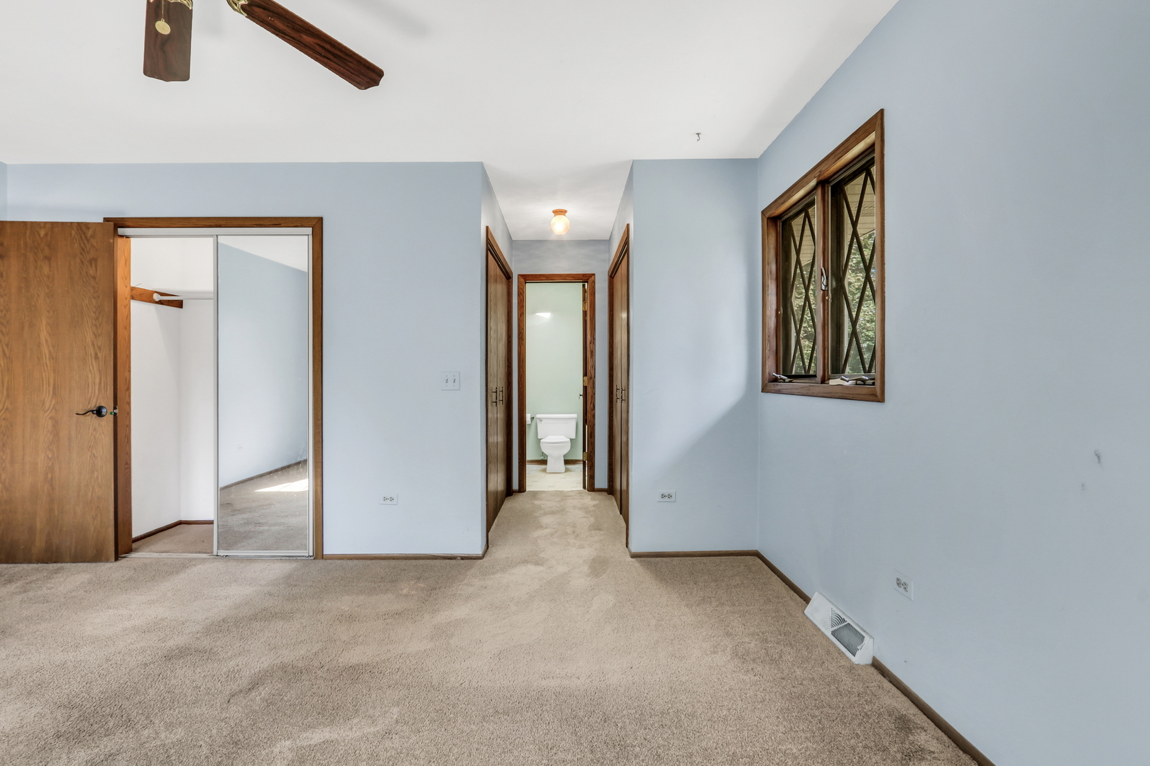 43411 N Lynn Dale Drive, Zion, IL 60099