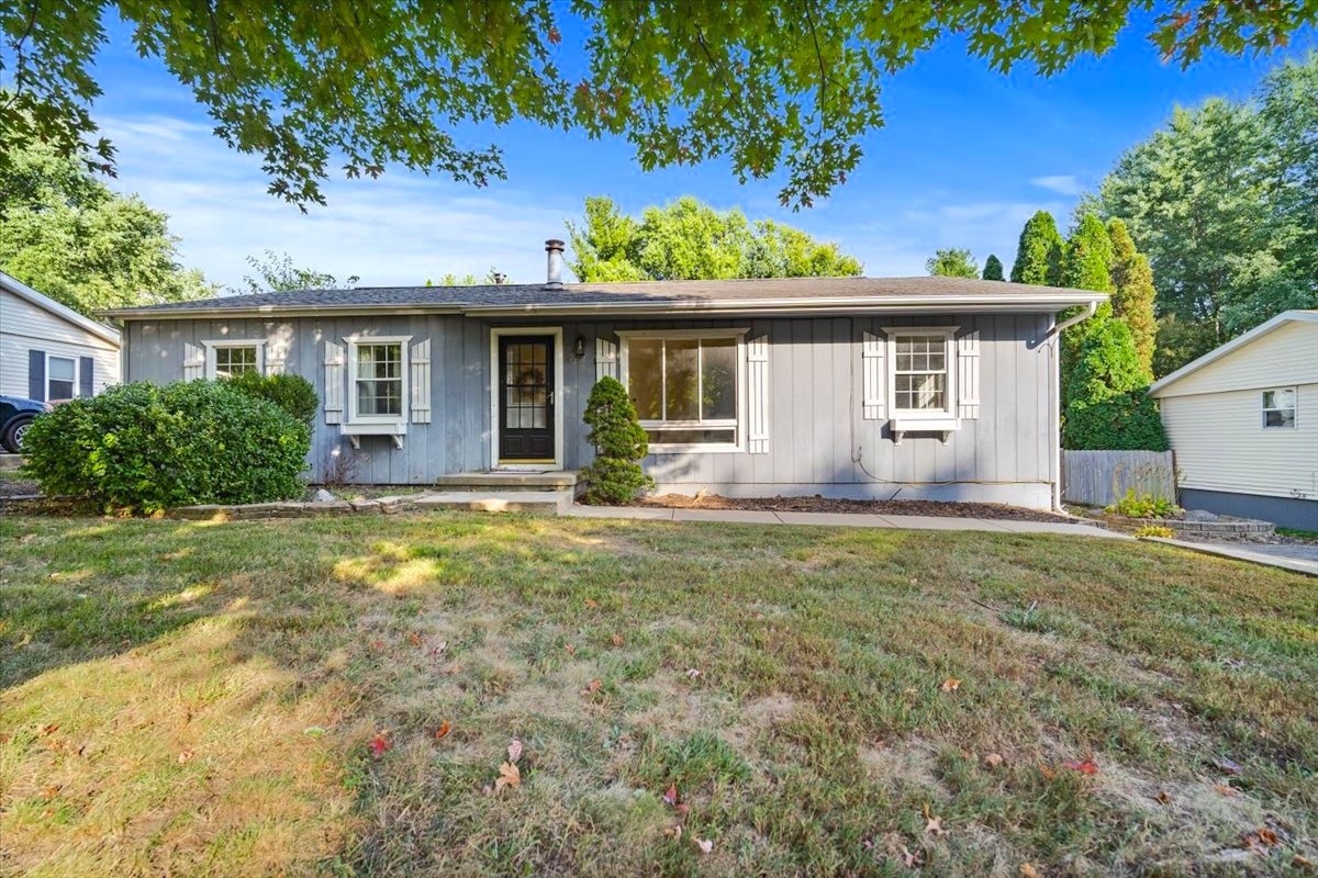 8095 N 2000 East Road, Downs, IL 61736