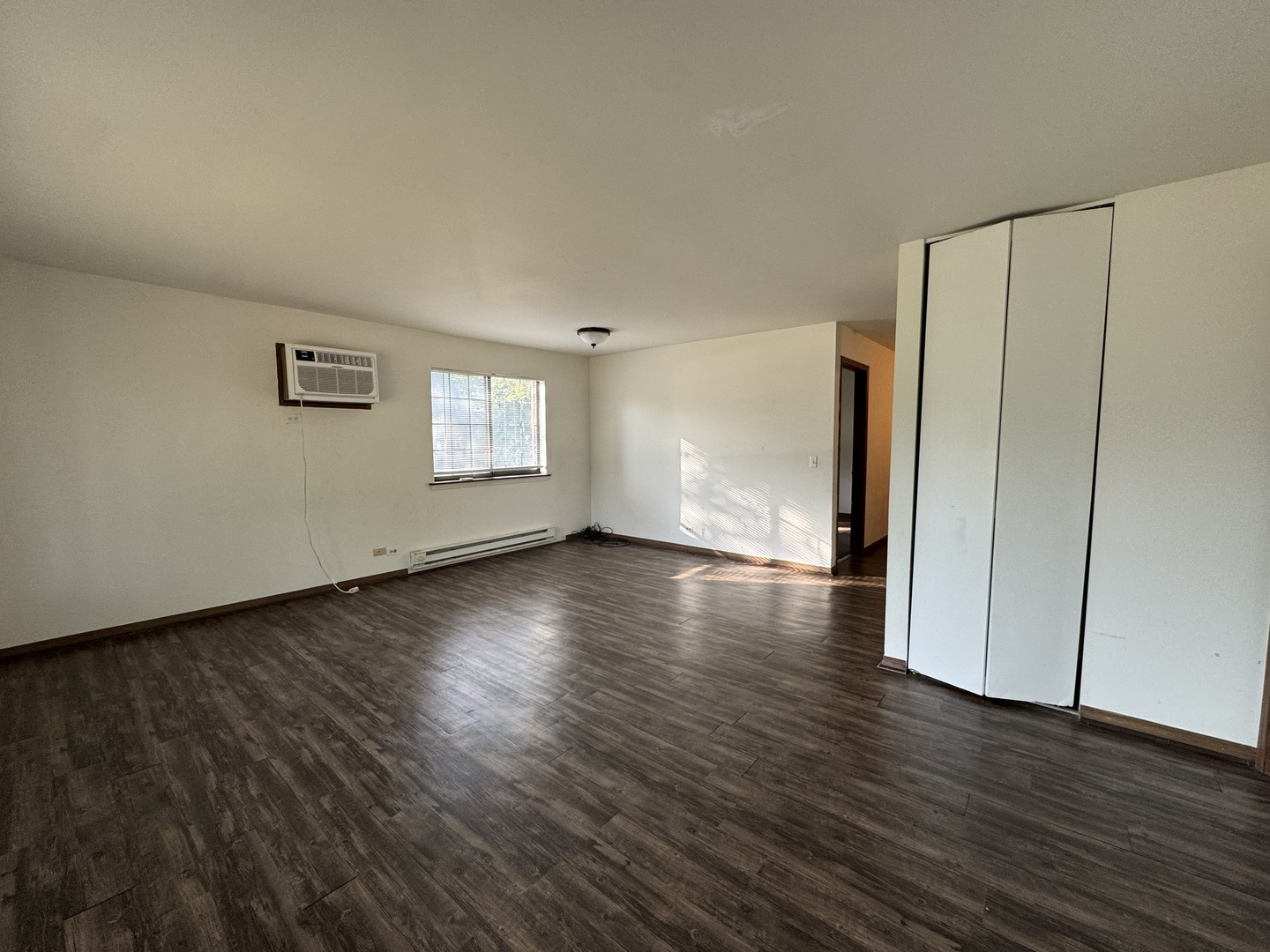 901 E Chicago Avenue #2W, Naperville, IL 60540