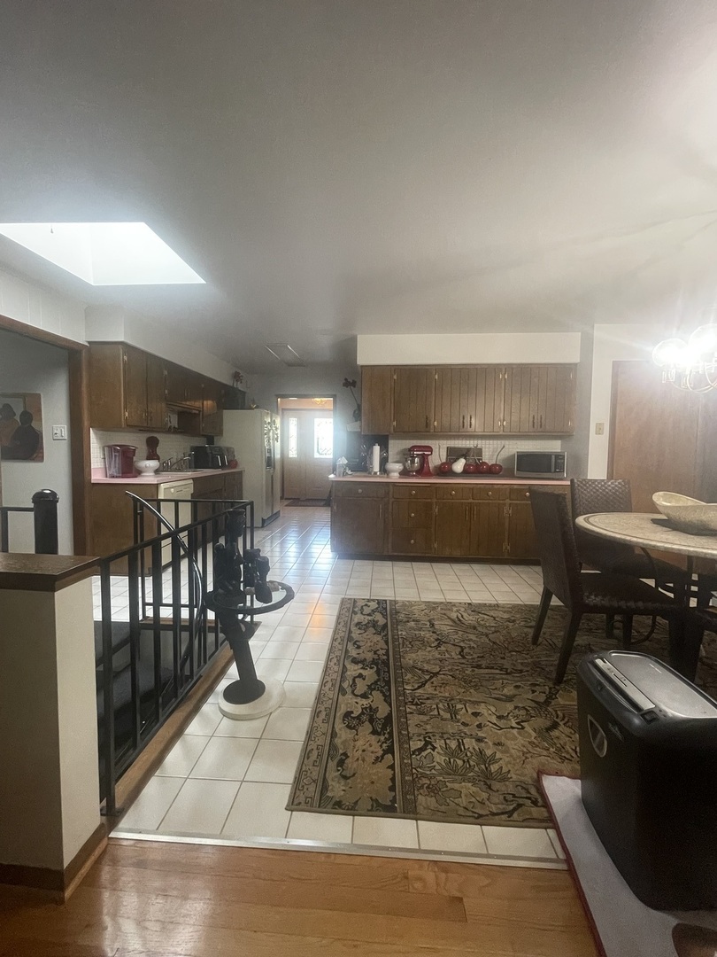 17129 Greenwood Avenue, South Holland, IL 60473