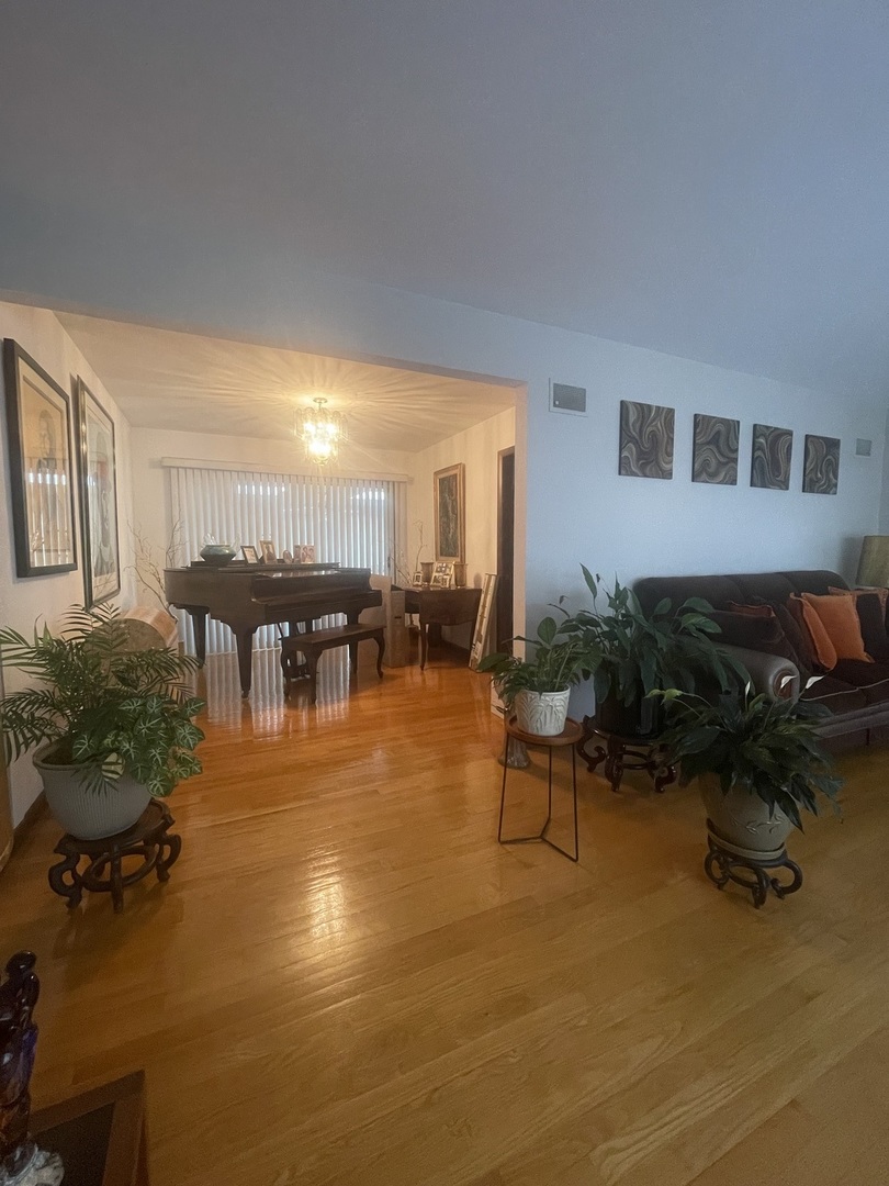 17129 Greenwood Avenue, South Holland, IL 60473