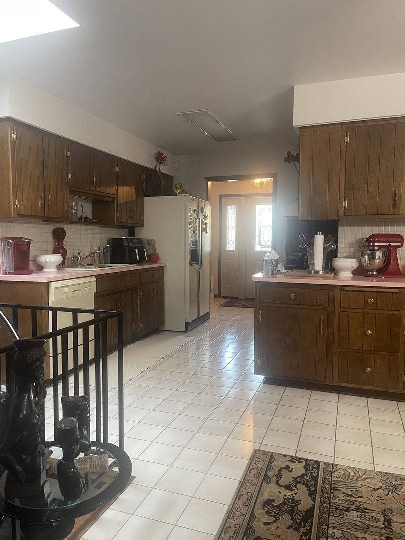 17129 Greenwood Avenue, South Holland, IL 60473