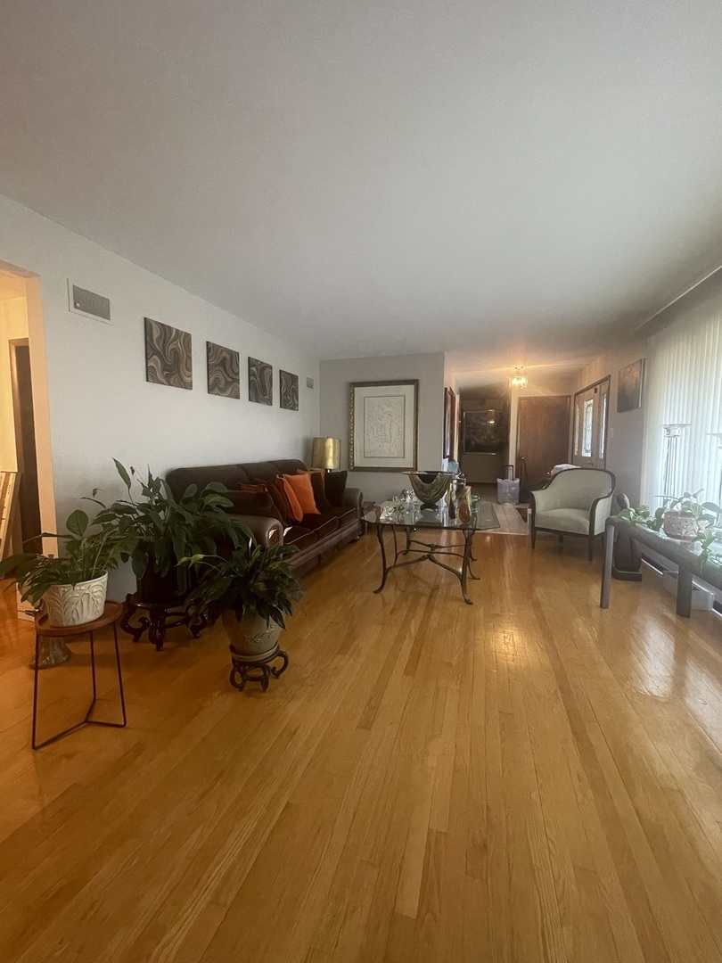 17129 Greenwood Avenue, South Holland, IL 60473