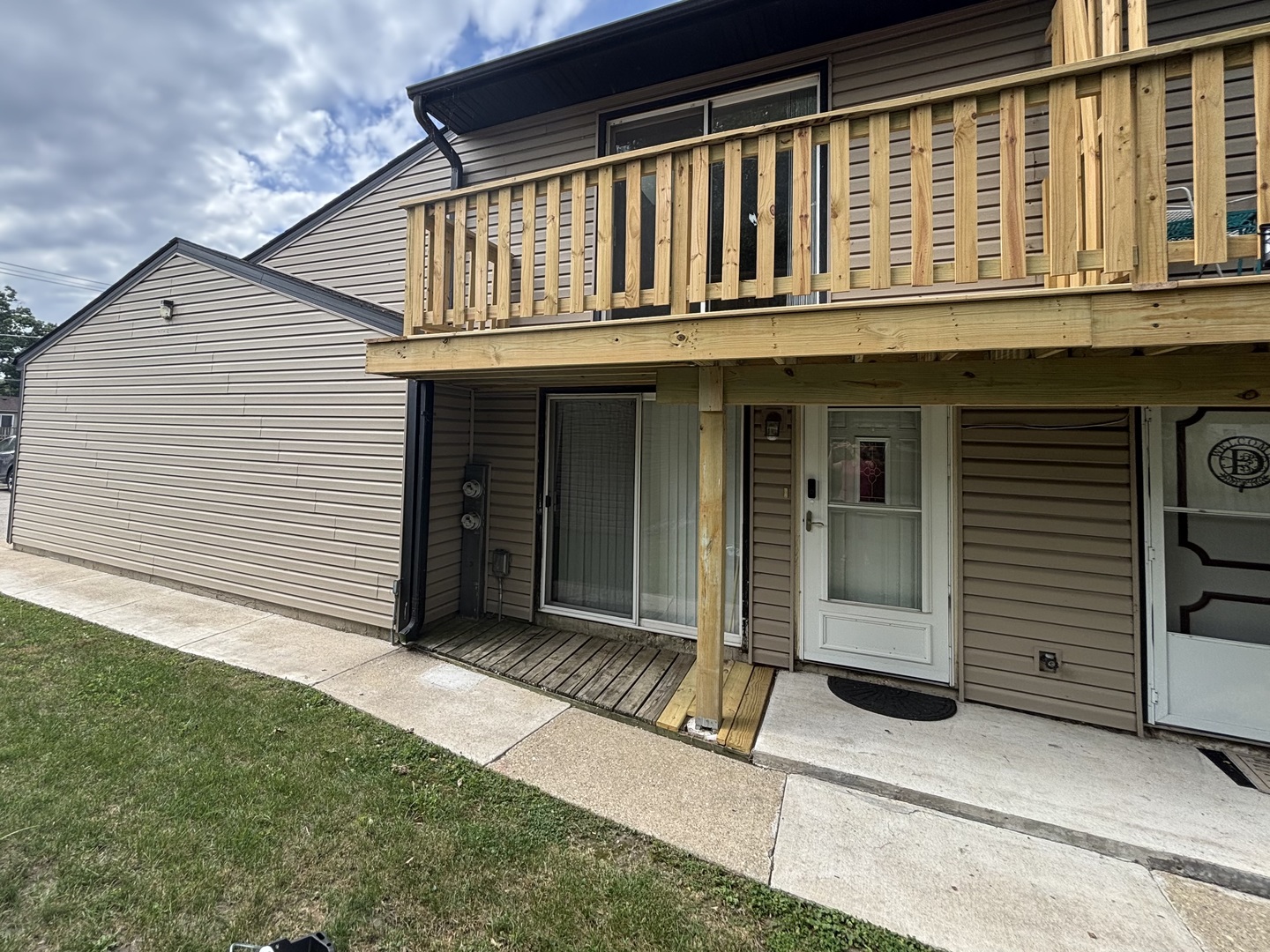 153 Forest Avenue #E, Fox Lake, IL 60020