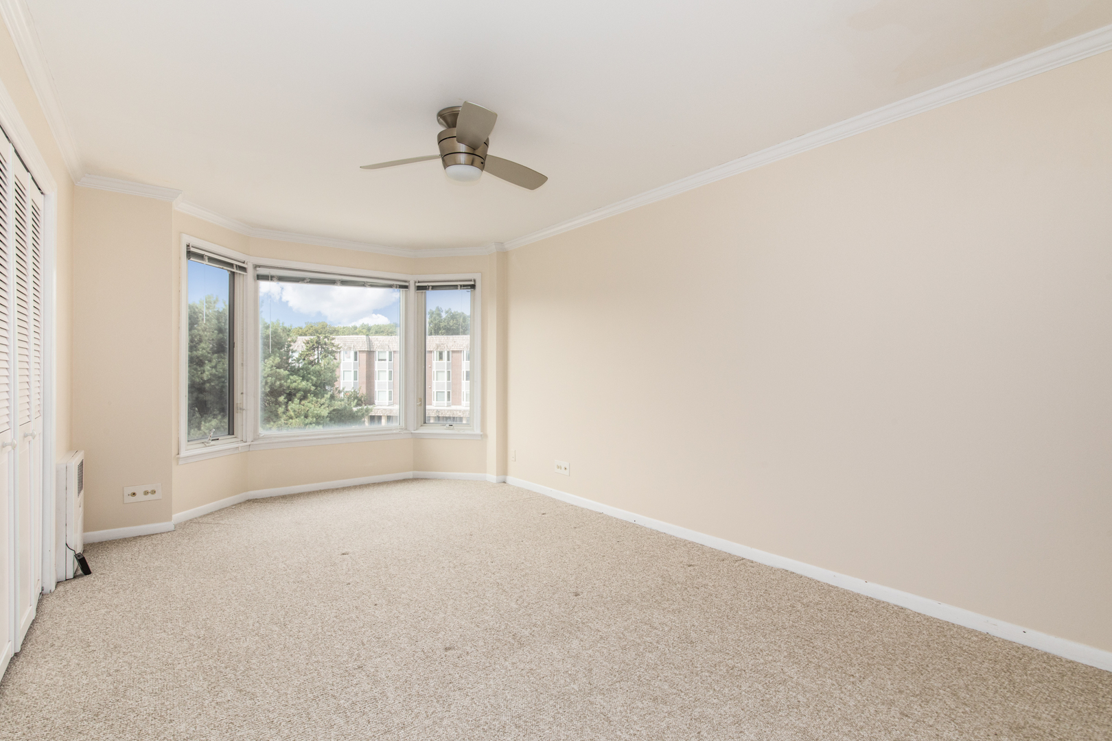 2500 Archbury Lane #2D, Park Ridge, IL 60068