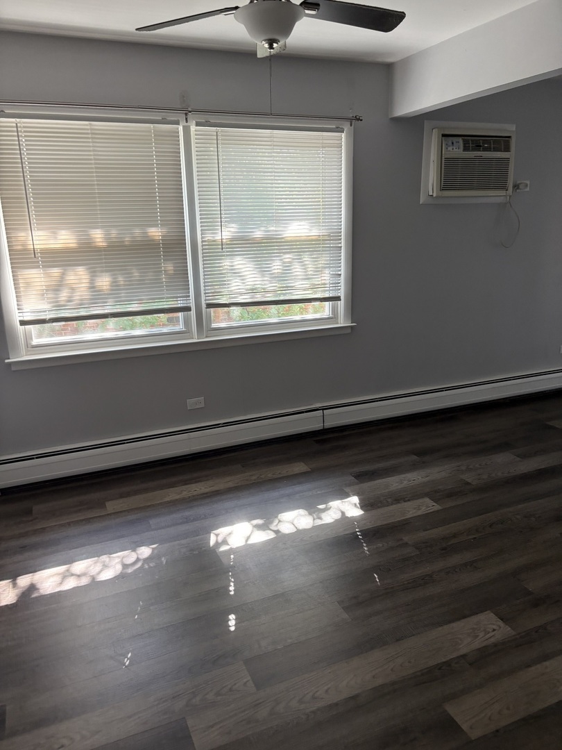 4521 Maple Avenue #2S, Brookfield, IL 60513