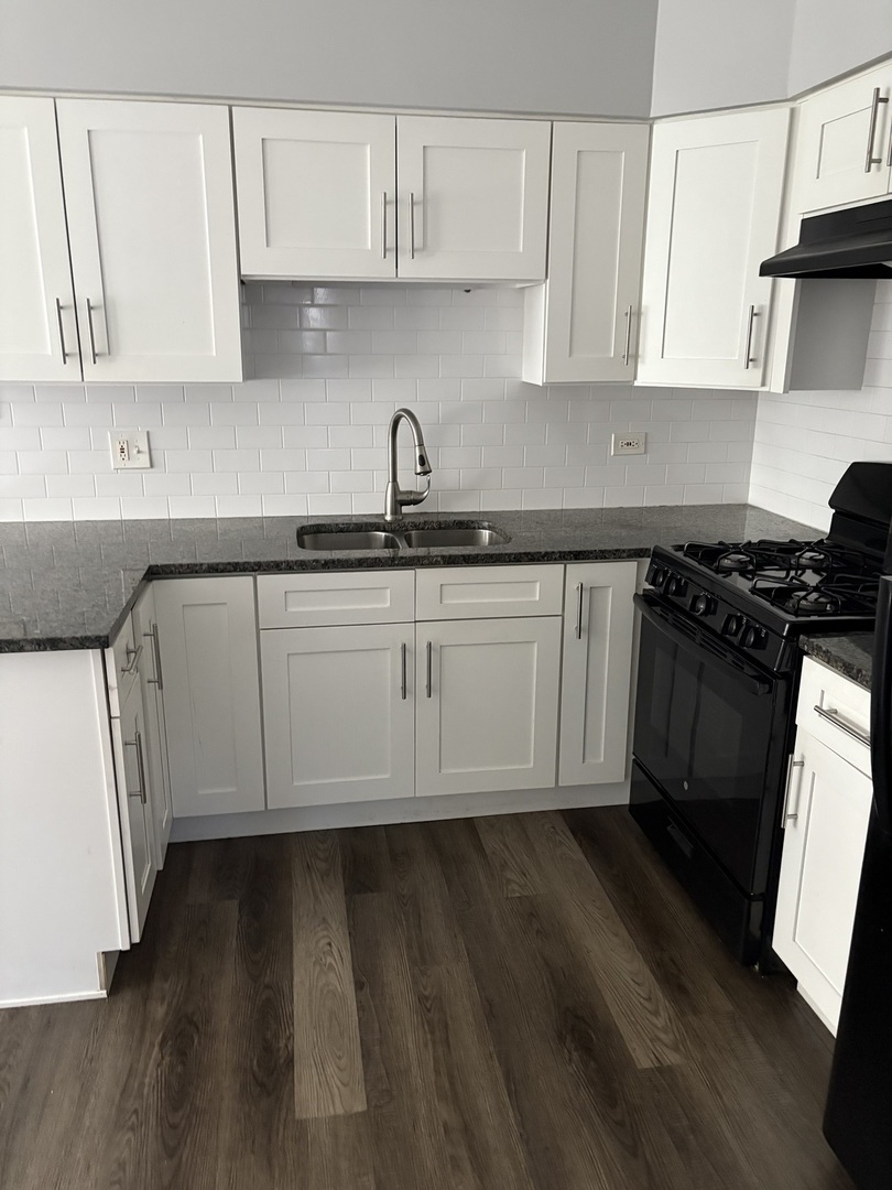 4521 Maple Avenue #2S, Brookfield, IL 60513