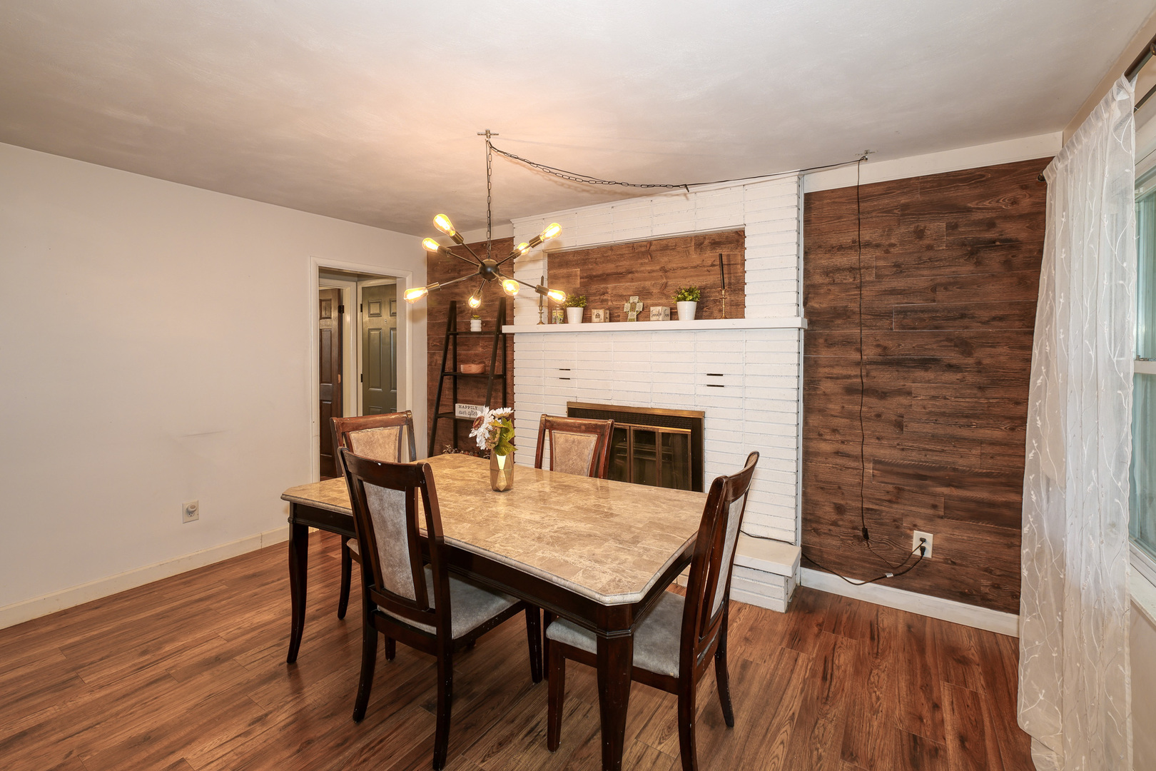 1340 N Main Street, Sycamore, IL 60178