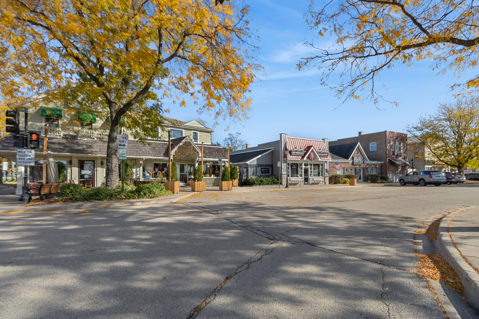 271 E Railroad Avenue #302, Bartlett, IL 60103