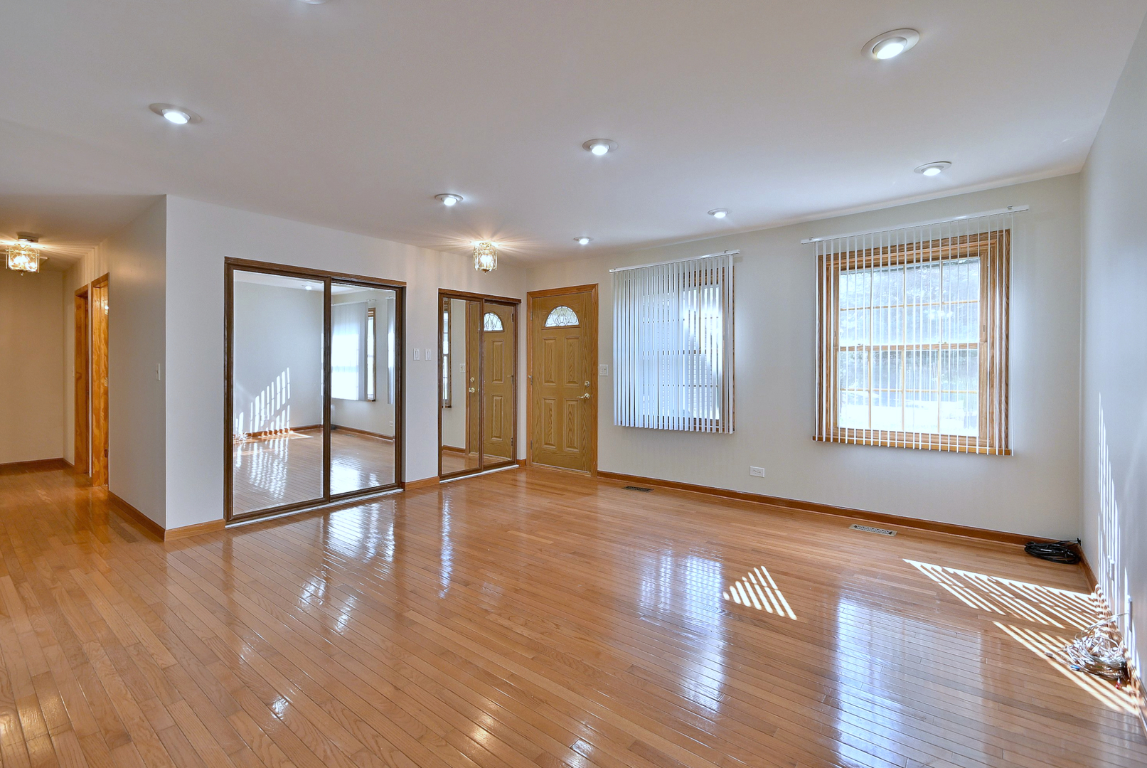 714 N Lakeside Drive, Vernon Hills, IL 60061