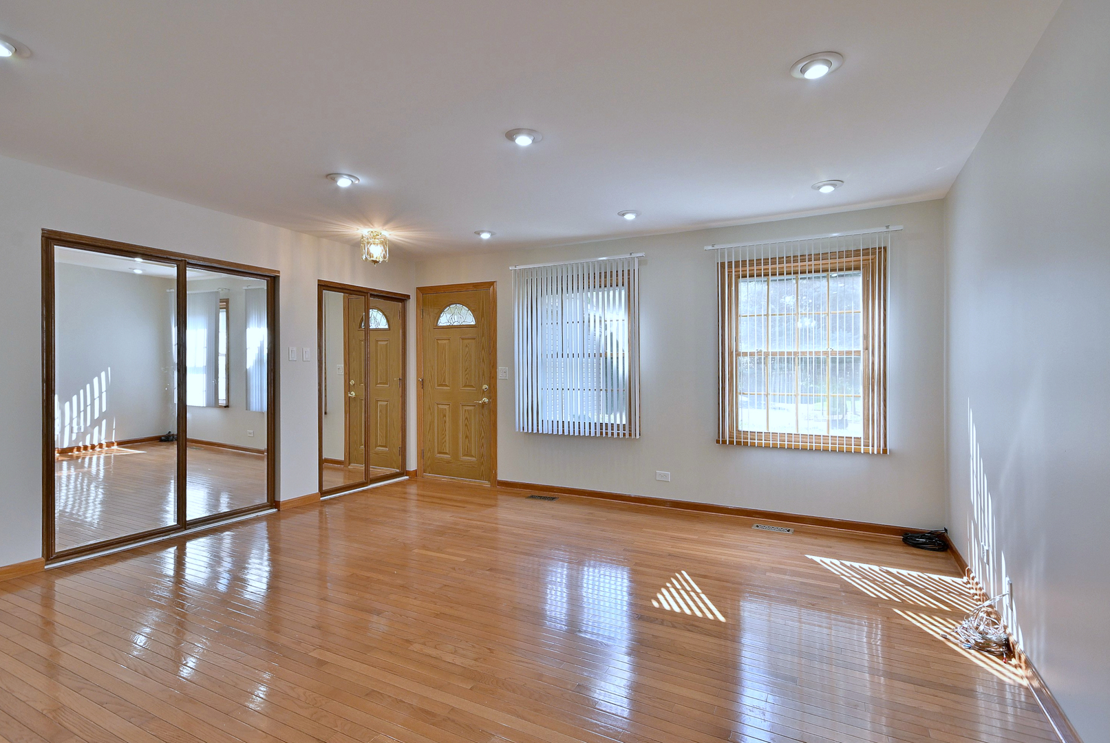 714 N Lakeside Drive, Vernon Hills, IL 60061