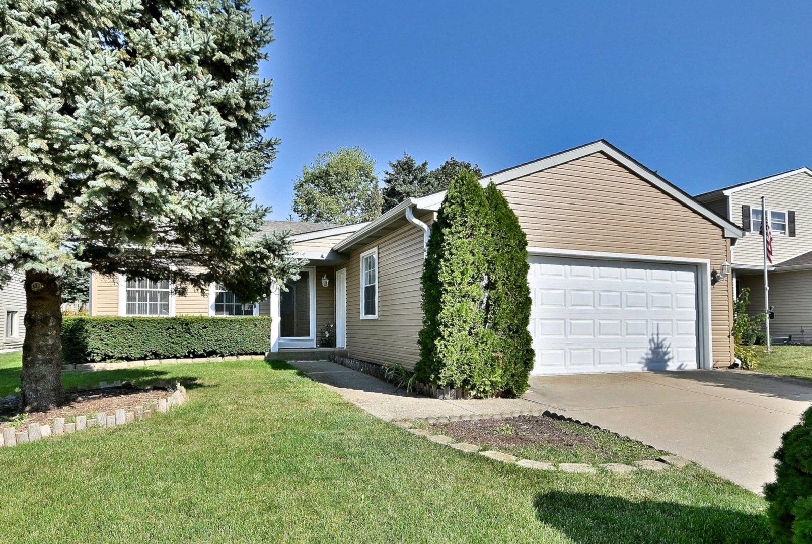 714 N Lakeside Drive, Vernon Hills, IL 60061
