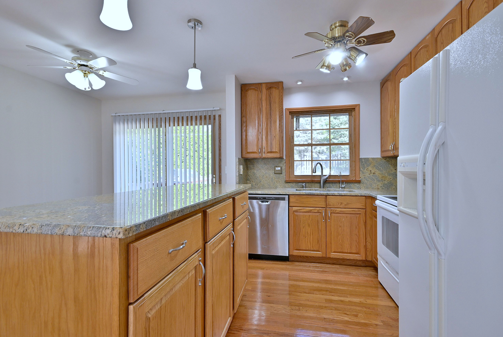 714 N Lakeside Drive, Vernon Hills, IL 60061