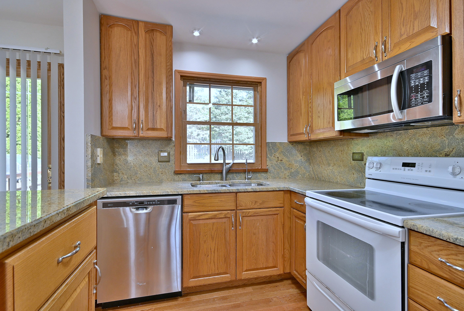 714 N Lakeside Drive, Vernon Hills, IL 60061