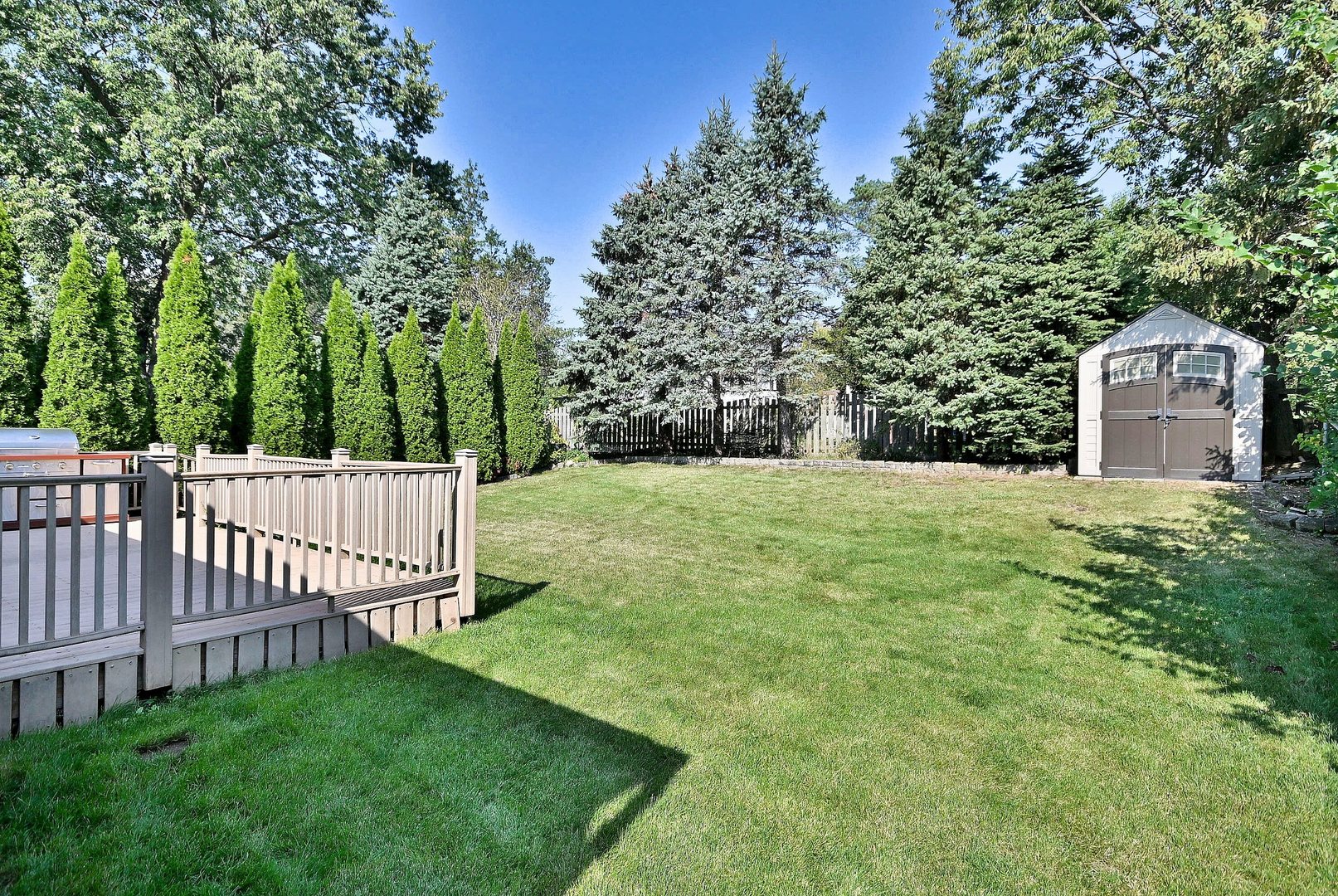 714 N Lakeside Drive, Vernon Hills, IL 60061