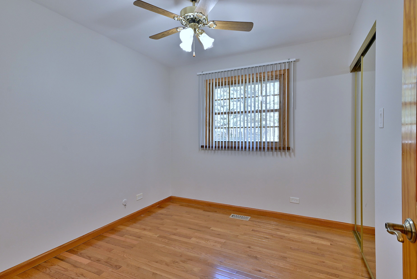 714 N Lakeside Drive, Vernon Hills, IL 60061