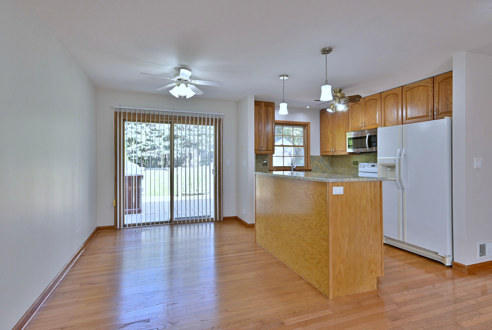 714 N Lakeside Drive, Vernon Hills, IL 60061