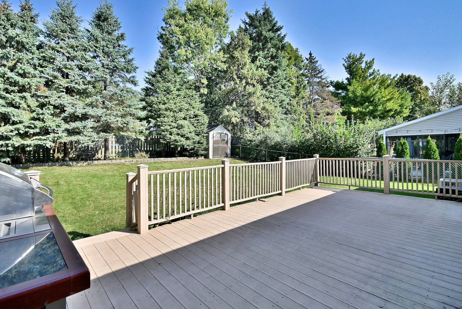 714 N Lakeside Drive, Vernon Hills, IL 60061