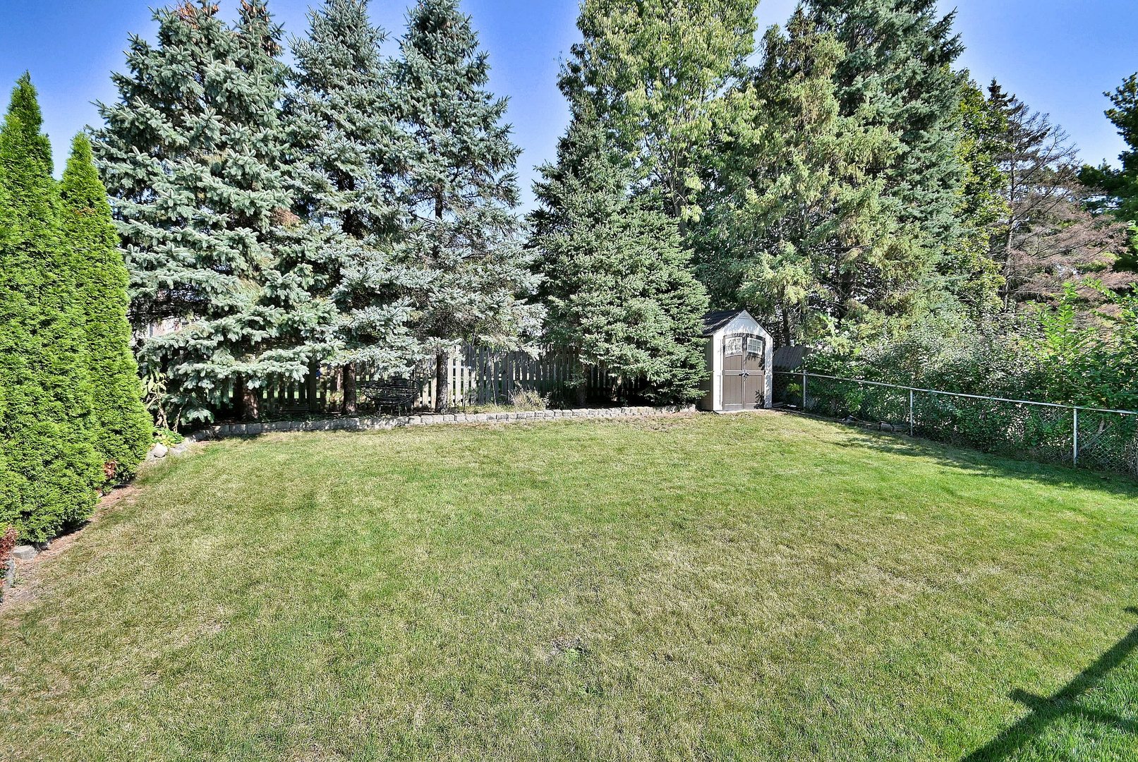 714 N Lakeside Drive, Vernon Hills, IL 60061