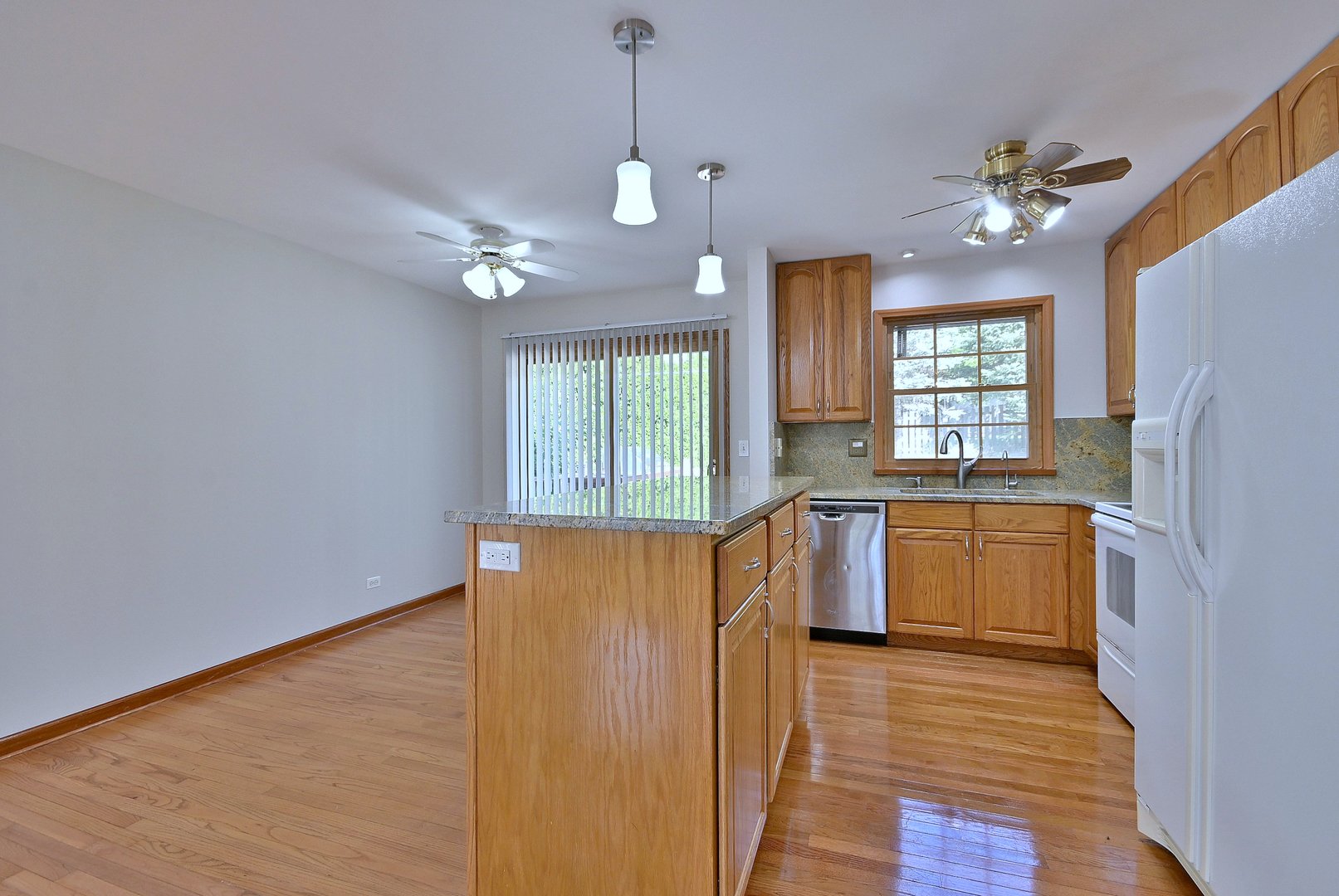 714 N Lakeside Drive, Vernon Hills, IL 60061