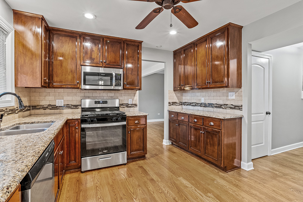 230 Essex Lane, New Lenox, IL 60451