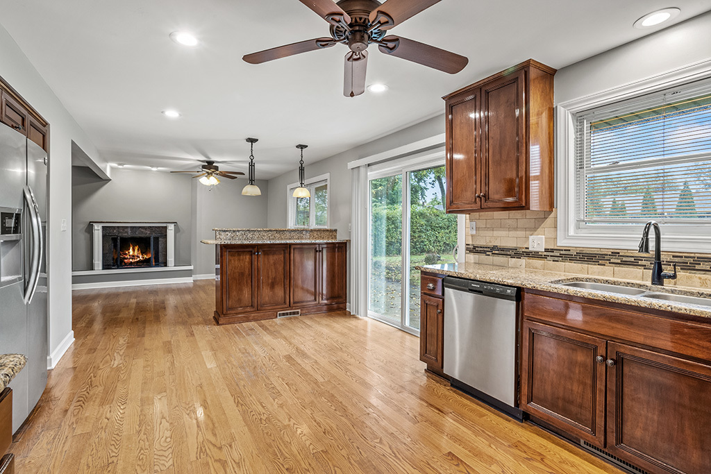 230 Essex Lane, New Lenox, IL 60451