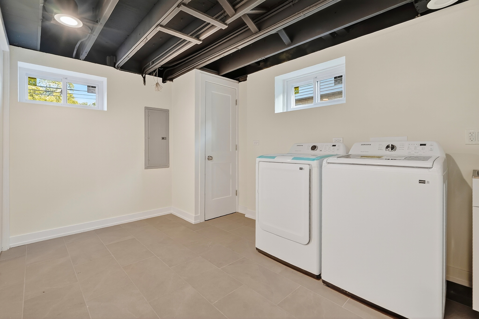 1237 N Ridge Avenue, Arlington Heights, IL 60004