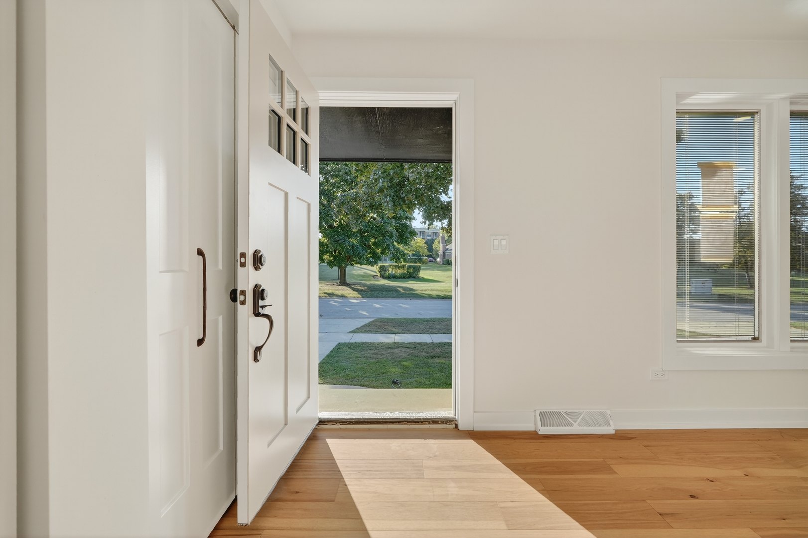 1237 N Ridge Avenue, Arlington Heights, IL 60004