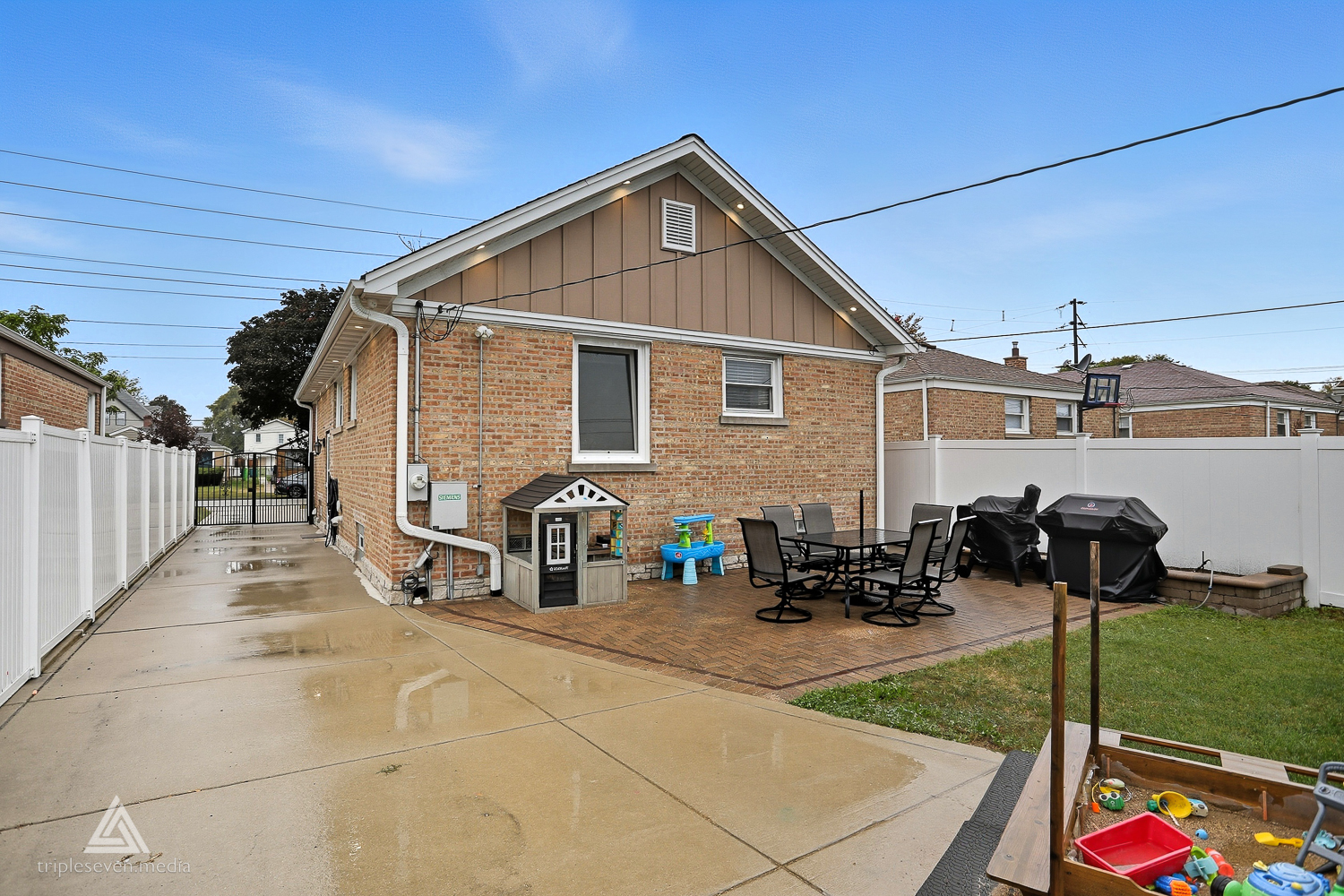 3535 Ernst Street, Franklin Park, IL 60131