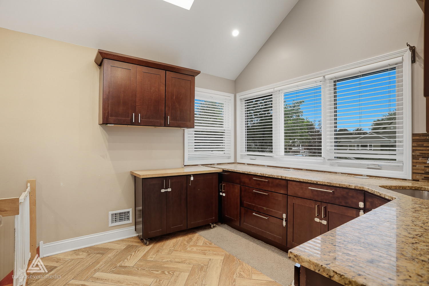 3535 Ernst Street, Franklin Park, IL 60131