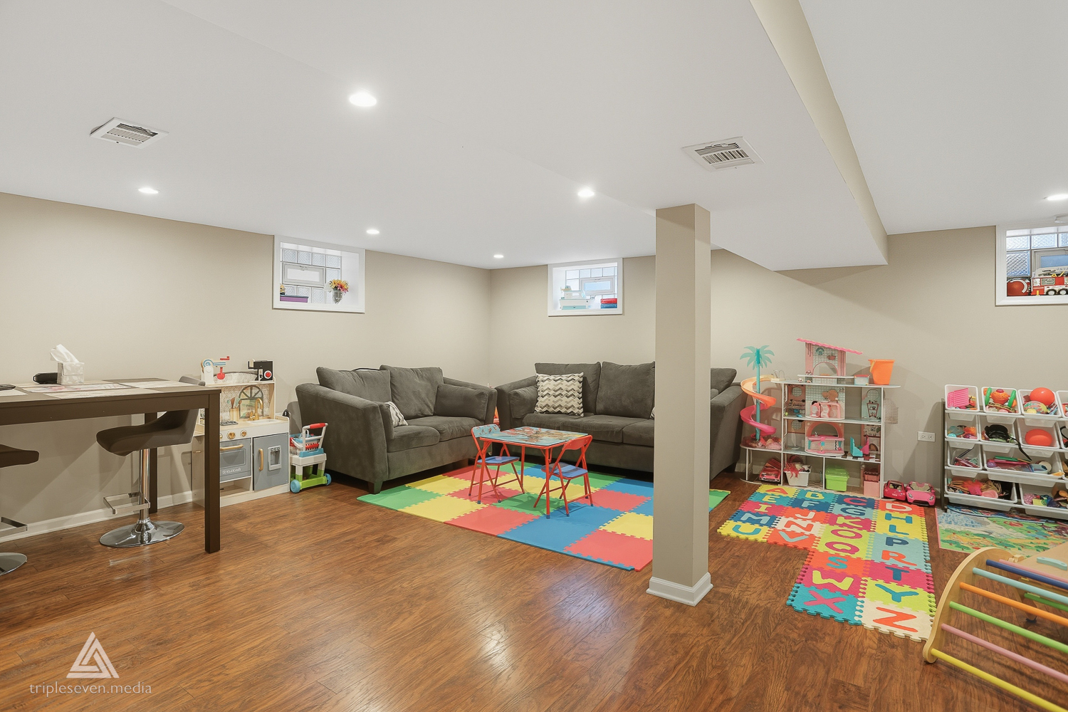 3535 Ernst Street, Franklin Park, IL 60131