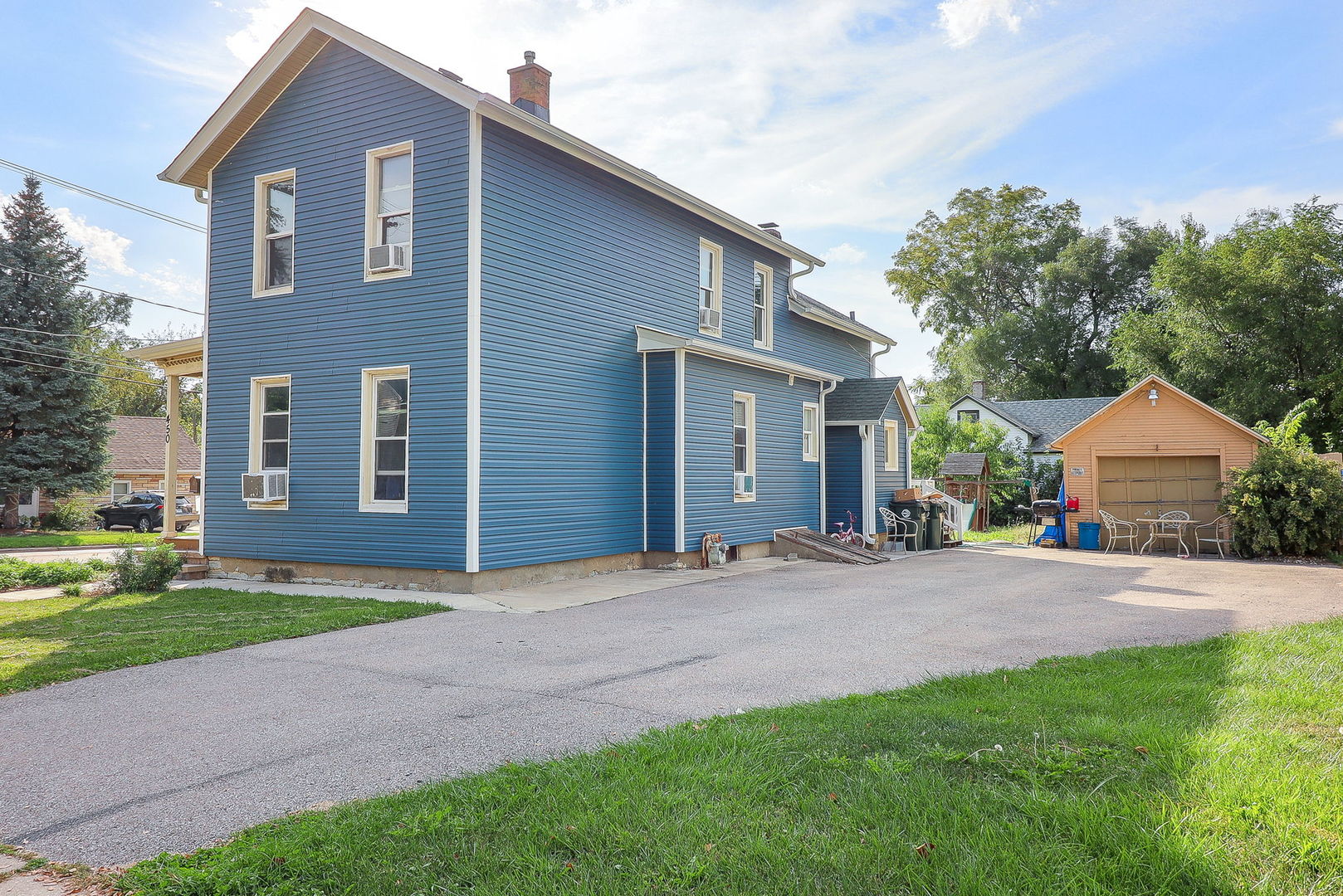 450 N Union Street, Aurora, IL 60505