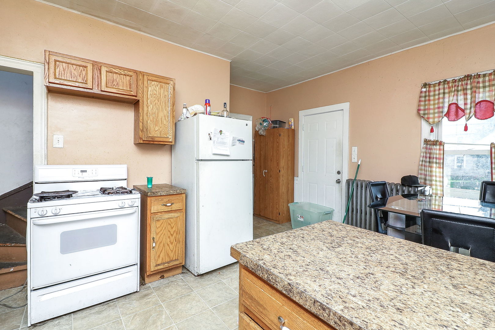 450 N Union Street, Aurora, IL 60505