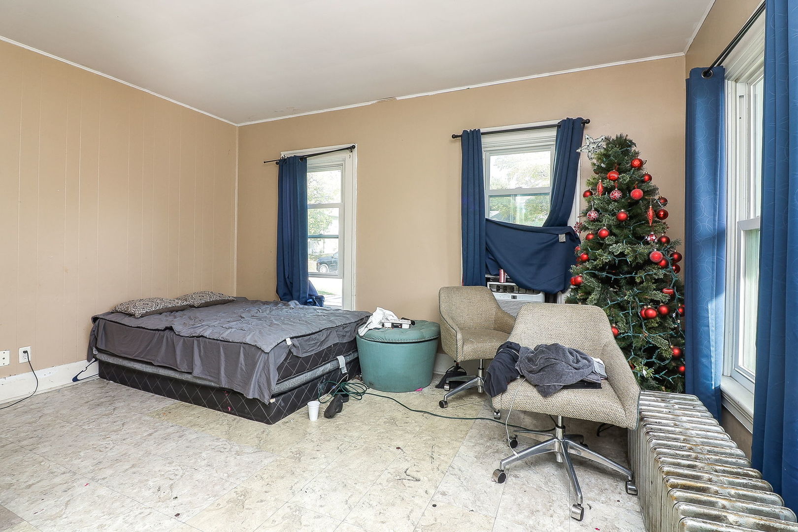 450 N Union Street, Aurora, IL 60505