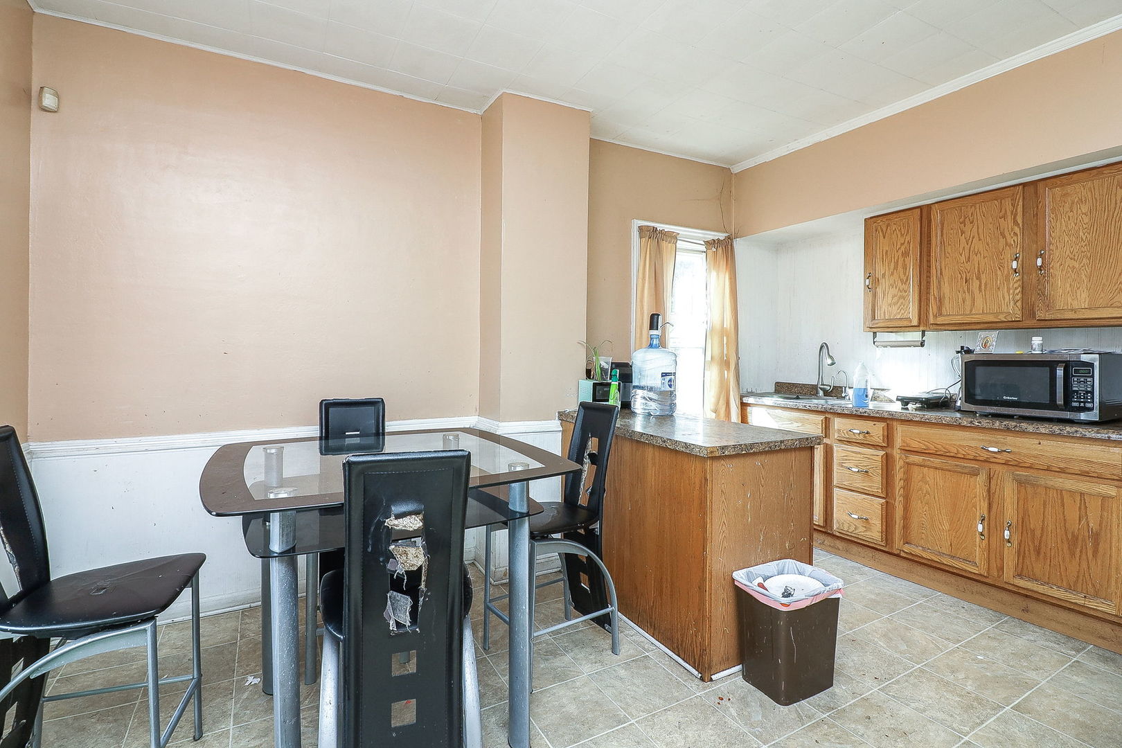 450 N Union Street, Aurora, IL 60505