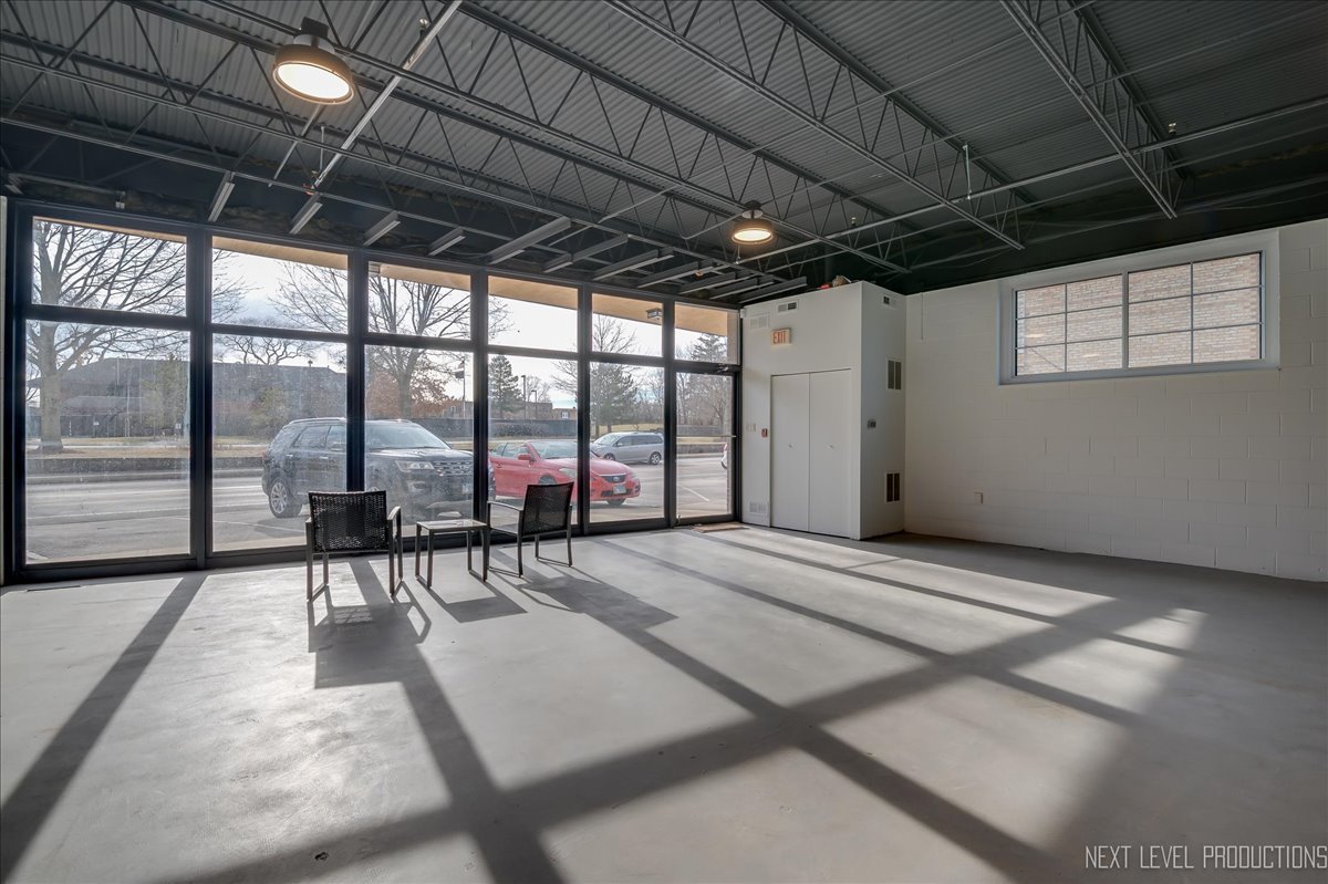28w520 Batavia Road, Warrenville, IL 60555