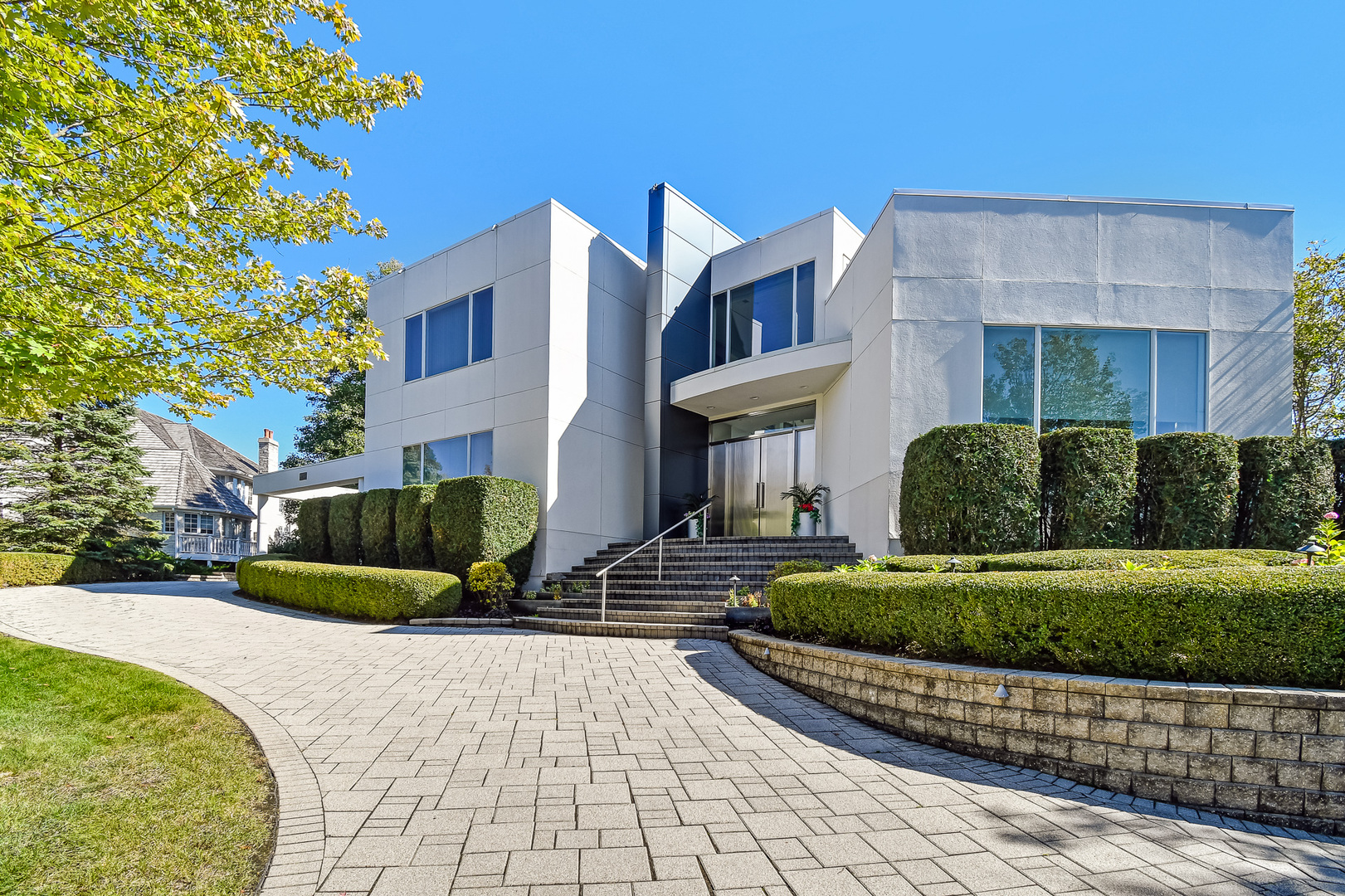 9233 Falling Waters Drive, Burr Ridge, IL 60527