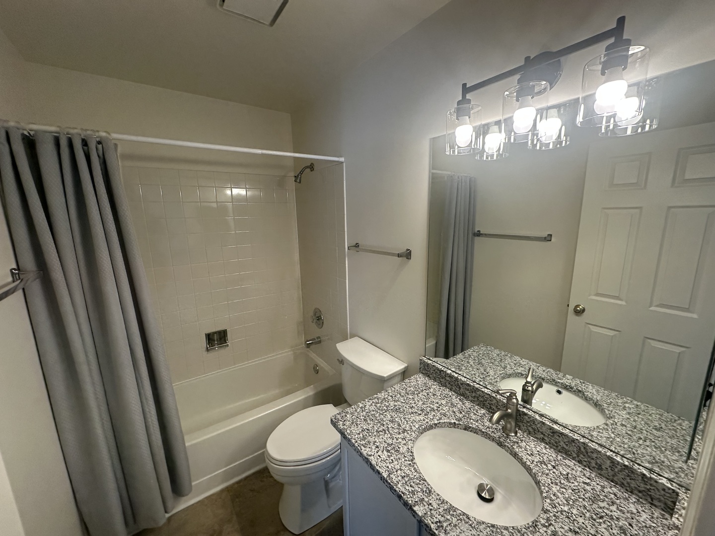 17775 W Braewick Road, Gurnee, IL 60031