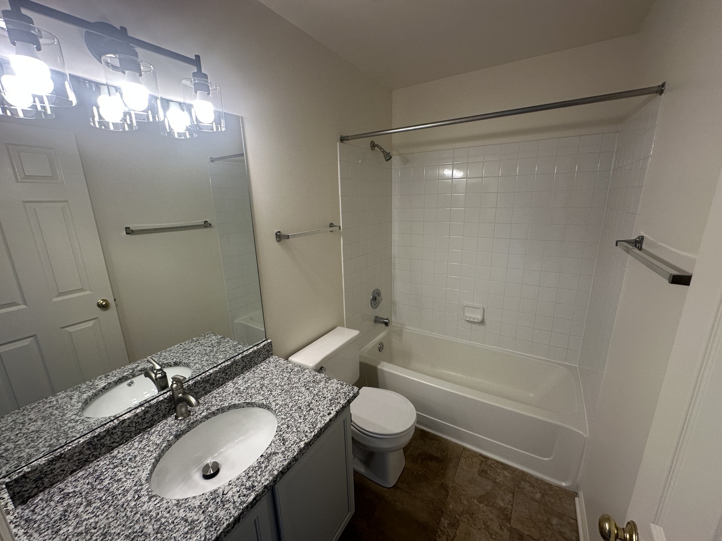 17775 W Braewick Road, Gurnee, IL 60031