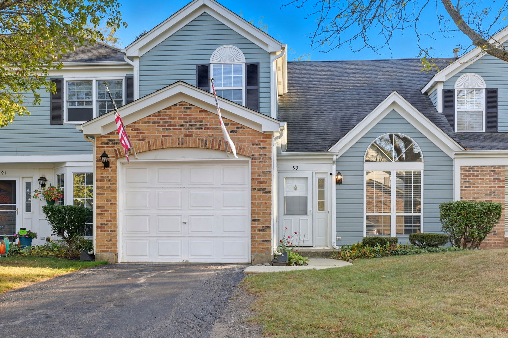 93 Berkshire Court, Gurnee, IL 60031