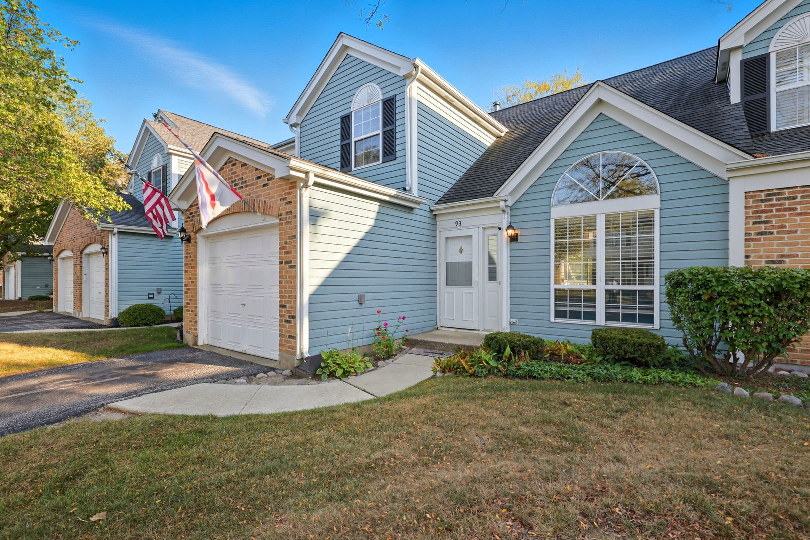 93 Berkshire Court, Gurnee, IL 60031