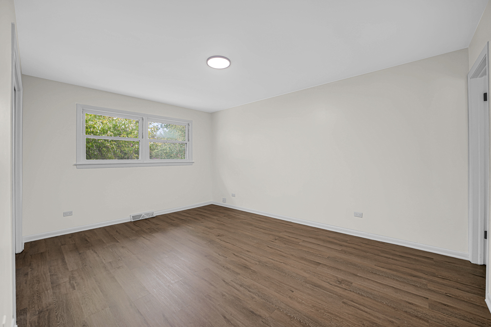 702 W Fitzhenry Court, Glenwood, IL 60425