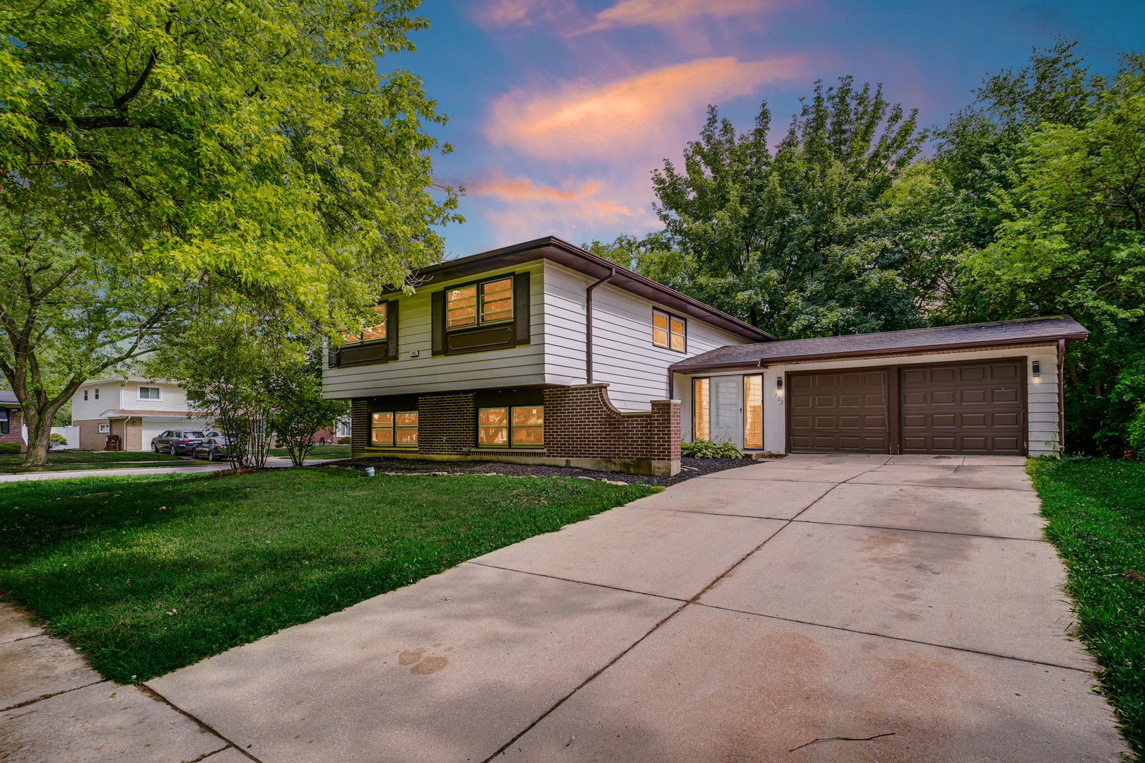 702 W Fitzhenry Court, Glenwood, IL 60425