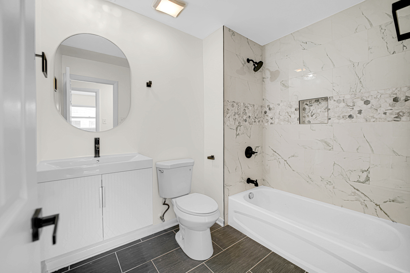 702 W Fitzhenry Court, Glenwood, IL 60425