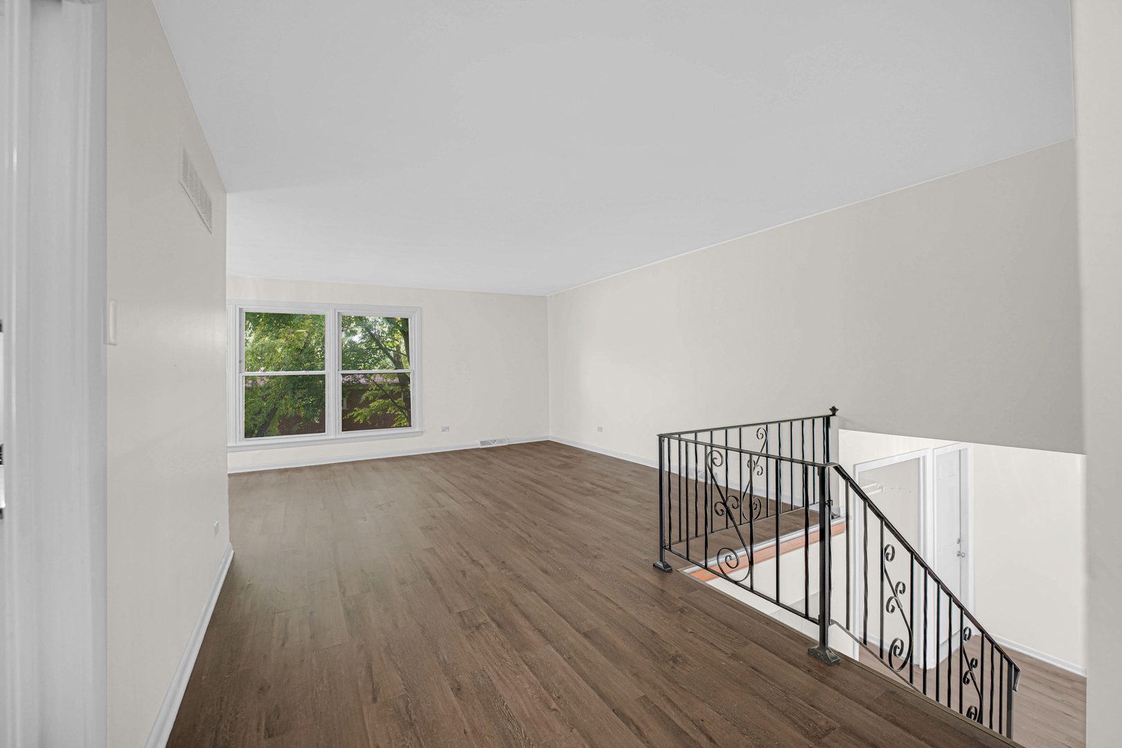 702 W Fitzhenry Court, Glenwood, IL 60425