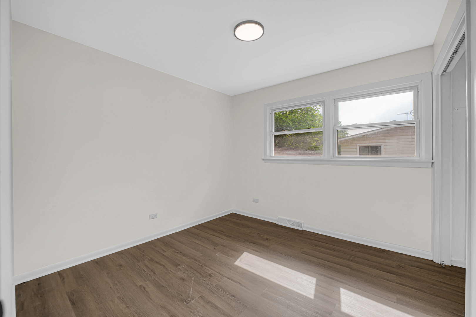 702 W Fitzhenry Court, Glenwood, IL 60425