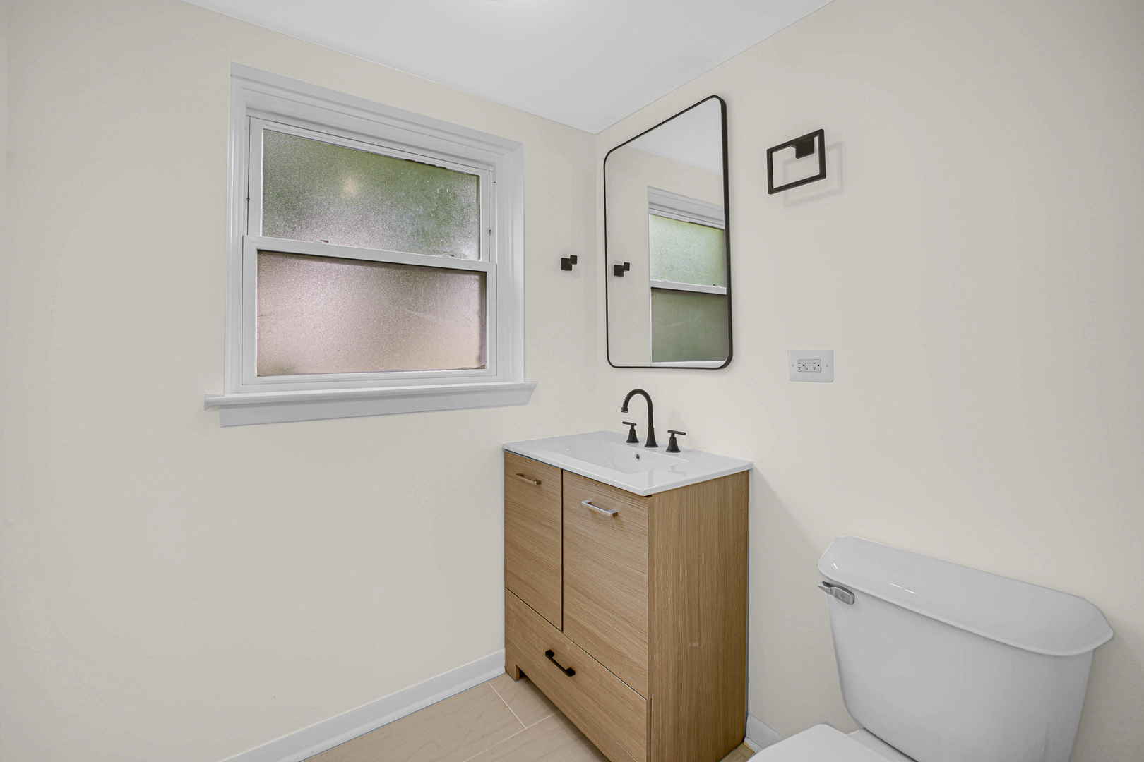 702 W Fitzhenry Court, Glenwood, IL 60425