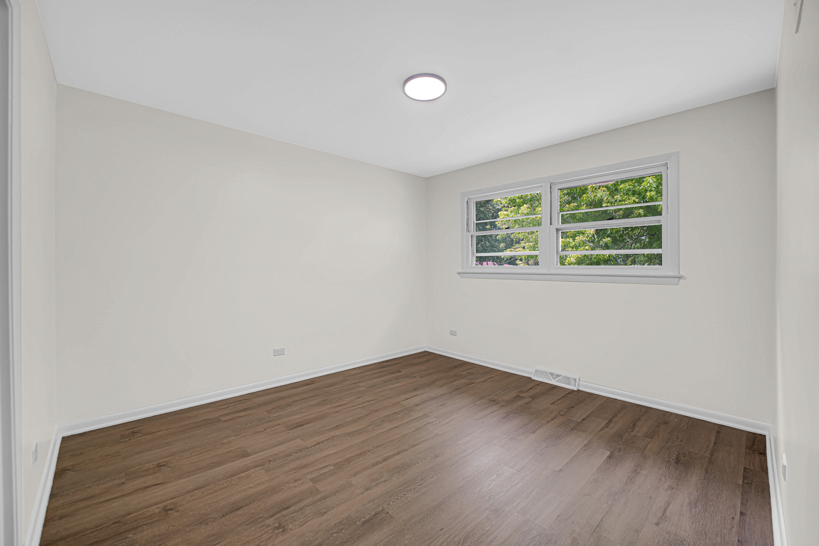 702 W Fitzhenry Court, Glenwood, IL 60425