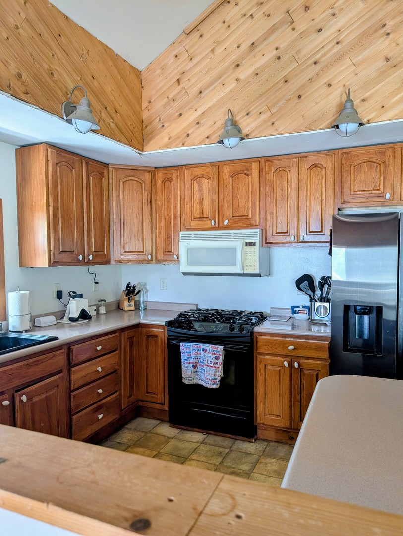 26633 W Astor Street, Antioch, IL 60002