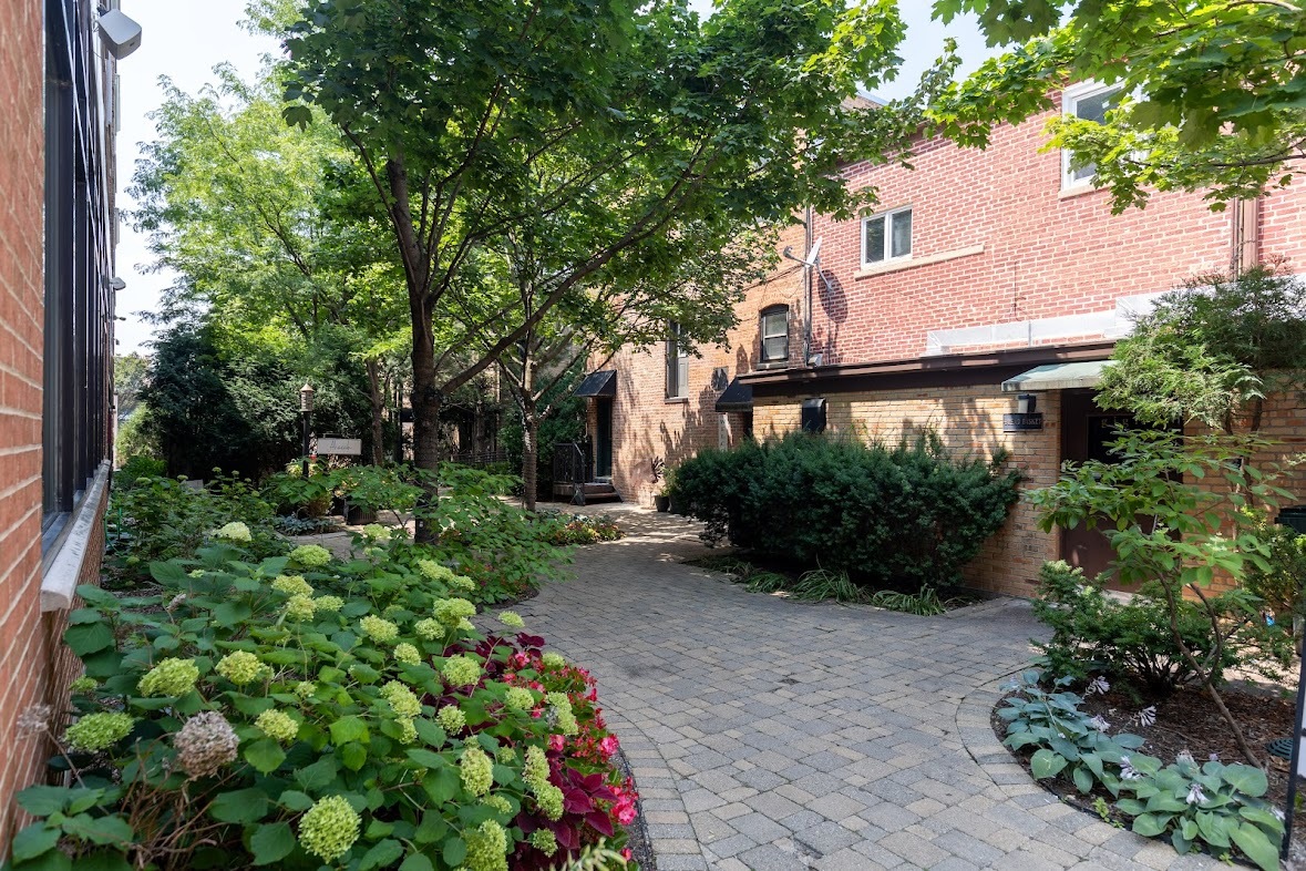 133 Park Avenue, Barrington, IL 60010